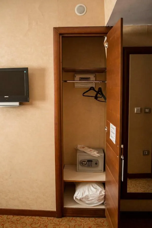 Yuksel Hotel Isztambul 3*,